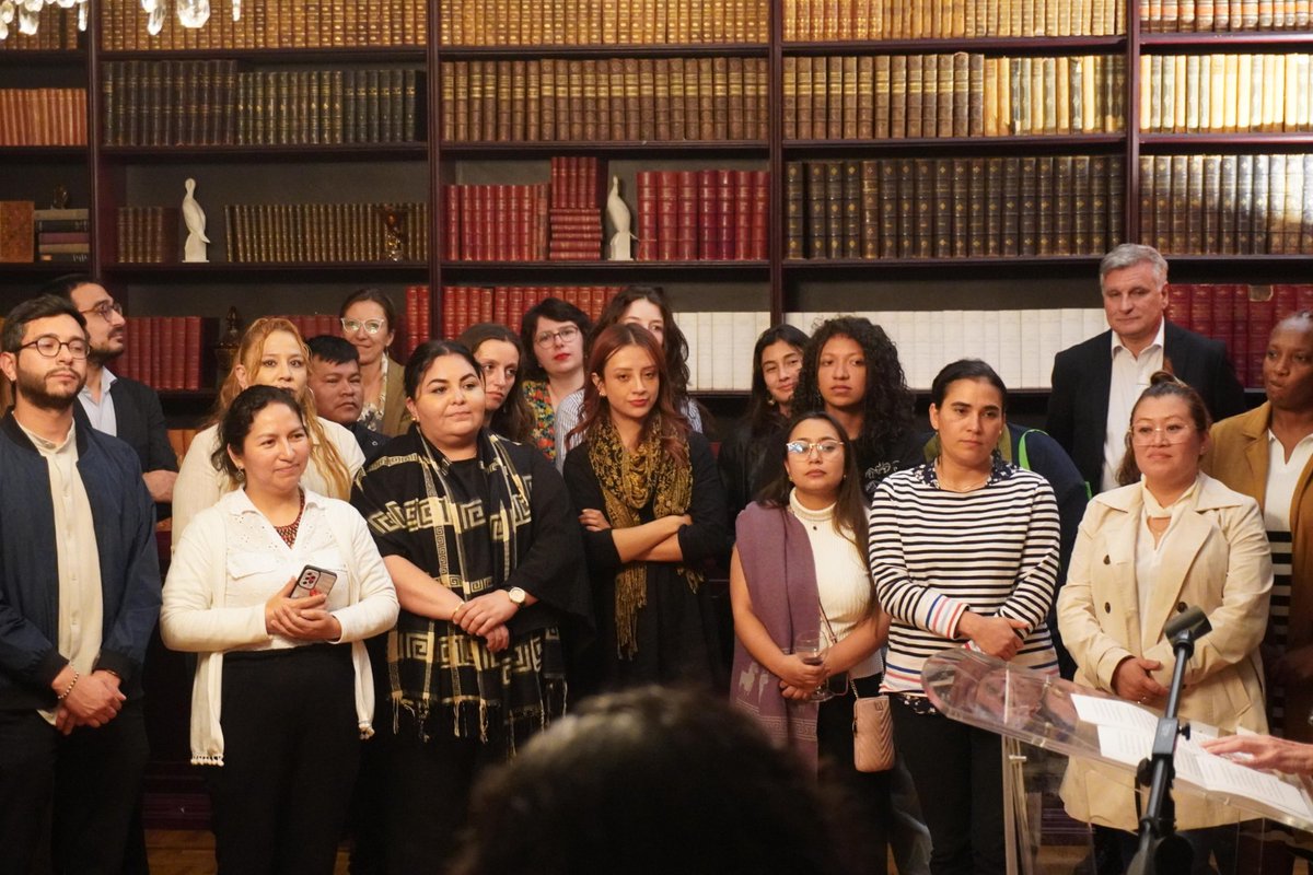 Del 12 al 15 de octubre, Ambiente y Sociedad participó en la Reunión Regional FEF Defensores, un espacio de formación y articulación en defensa de quienes protegen la vida y el ambiente en América Latina, organizado por la Embajada de Francia 🇫🇷. 

Vamos con 🧵⬇️