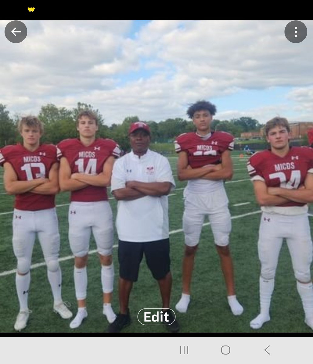 Raybarnes686gm1's tweet image. Have not posted anything in a while but these 2 pictures Will forever be with me! From YOUNG PUPS to YOUNG MEN! Thank you @HenryRohan6 @gabeweaver_ @Graham_Faust. 3 years and watching you guys grow and potentially all play D-1 football is amazing! Proud coach!