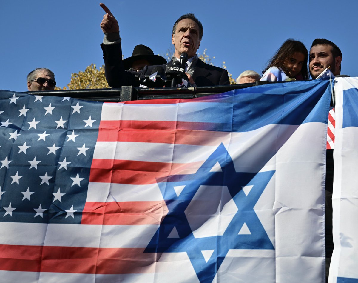 Lloydphoto's tweet photo. Photos: Zohran vs Cuomo with a over a week to go before the general election. Zohran held NY is not for sale, Cuomo went with Jewish leaders. #LloydMitchellPhotography #Voting #NewYorkCity #ZohranMamdani #AndrewCuomo #photojournalism #AMNewYork #QNS #GeneralElectionNow https://t.co/fHuKXil9QM