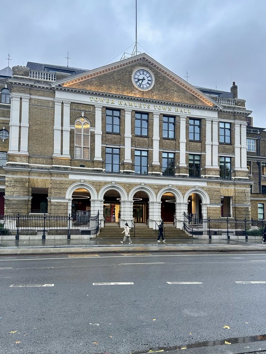 Enjoyed working with Newham school governors on Thurs evening 💻

Leading training for <a href="/TheEduSpace/">TheEducationSpace</a> , supporting both new &amp; experienced governors to strengthen governance 🌟

Always a joy to reconnect with familiar faces from my <a href="/GallionsSchool/">Gallions Primary School</a> days! 👏

#Education #Governance