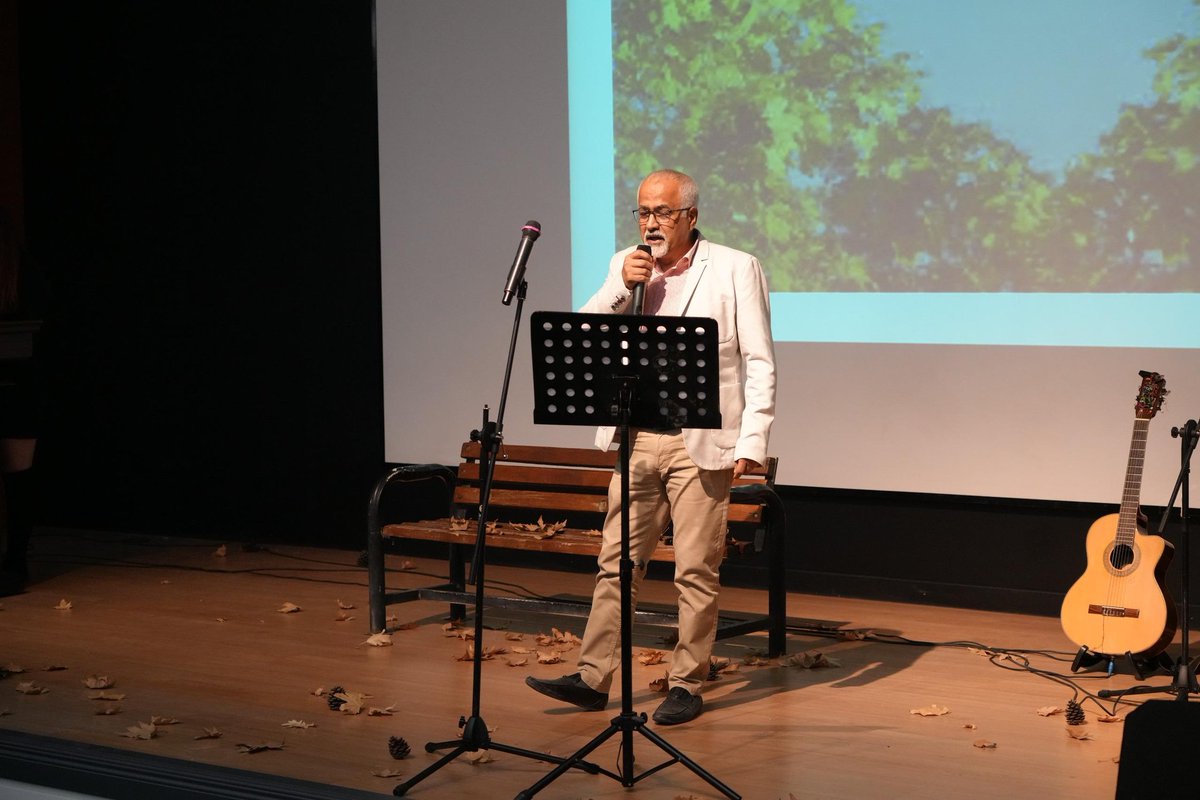 🔵Üniversitemiz Şiir Dinletisi Topluluğu tarafından düzenlenen “Güz Rüzgarında Şiir ve Müzik Dinletisi” etkinliği Mustafa Vehbi Koç Konferans Salonunda gerçekleştirildi.

Detaylar🔗l24.im/ExayjZ

#Adyü #şiirdinletisi