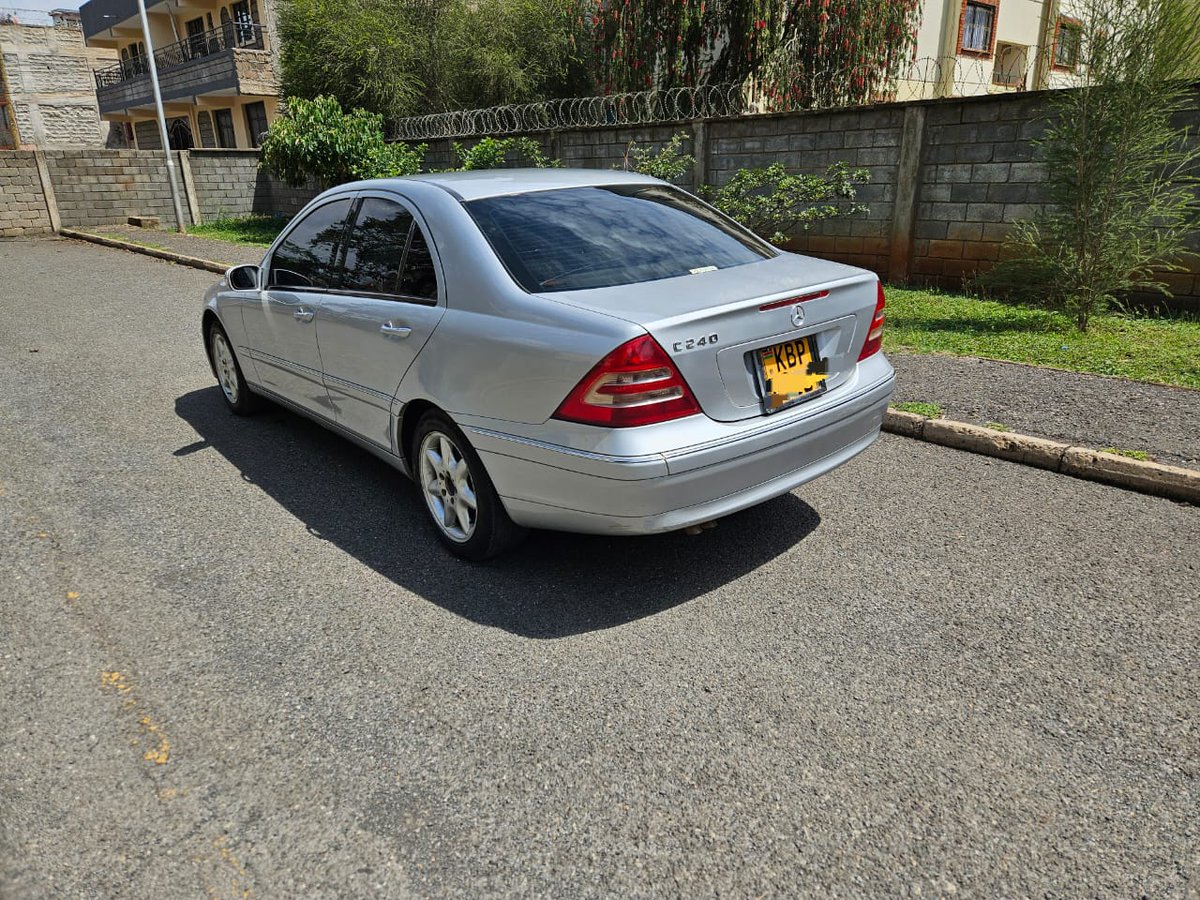 Talism_an's tweet image. *lMERCEDES BENZ C240
Yom 2004
M112 engine with 2400cc 
Automatic transmission 
Electric seats
Premium fabric interior 
16" Benz alloys
Price Ksh.655k. 
0723515478