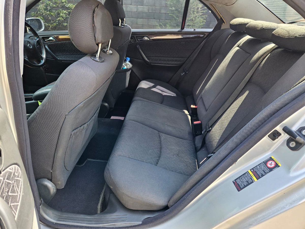 Talism_an's tweet image. *lMERCEDES BENZ C240
Yom 2004
M112 engine with 2400cc 
Automatic transmission 
Electric seats
Premium fabric interior 
16" Benz alloys
Price Ksh.655k. 
0723515478