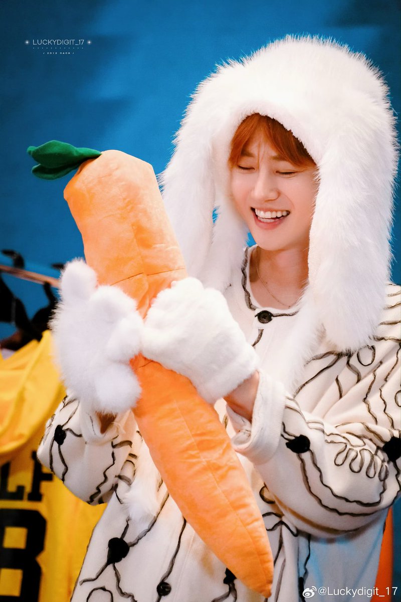 Do what makes you happy. Don't listen to the outside noise. They don't matter. Just always listen to Bunnyzens' voices. We will support you with whatever your endeavours. Suho will always have his Bunnyzens.

#수호버블 #토백버블 #준면이와토백이 
#SUHO #수호 #준면