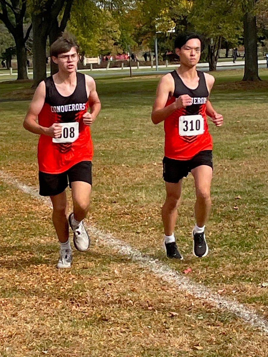 ConquerorNation's tweet image. 🏃‍♂️🔥 Huge congrats to Schaumburg Christian Boys’ XC for placing 8th out of 17 at IHSA Regionals with 215 points! Special shoutout to Osasuyi Ighodaro for breaking the school 5K record with a blazing 20:44.76!