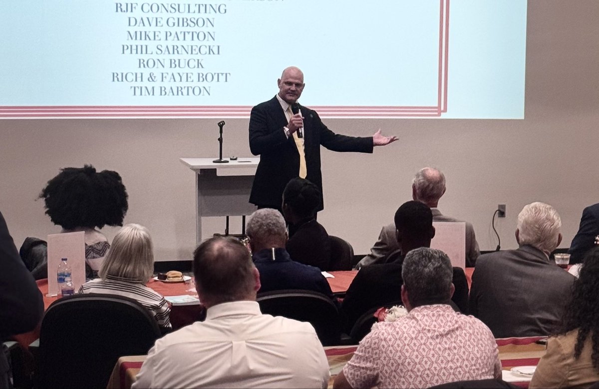 ScottSchwabKS's tweet photo. Grateful for the chance to speak at the Kansas Black Republicans event this weekend alongside Dr. Alveda King! https://t.co/HwXeN1avpb
