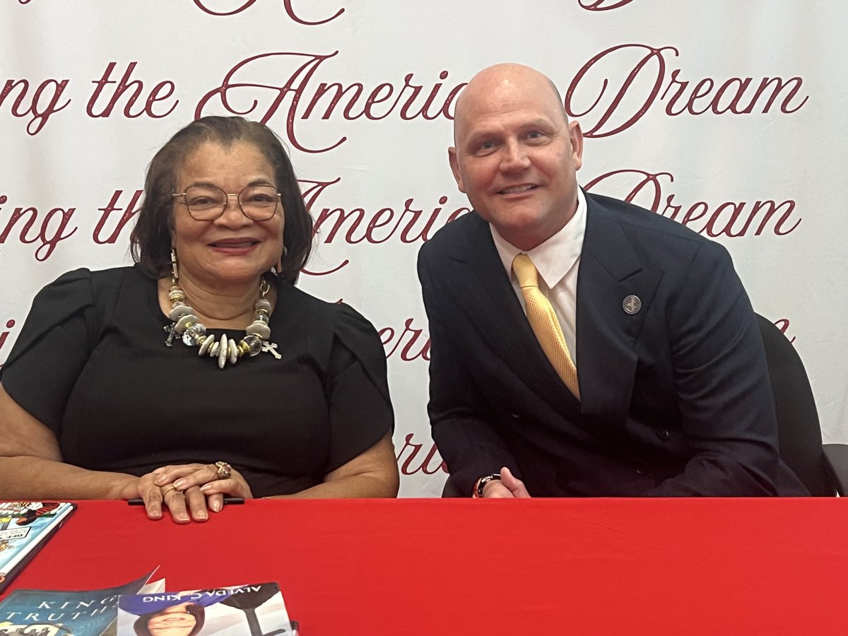 ScottSchwabKS's tweet photo. Grateful for the chance to speak at the Kansas Black Republicans event this weekend alongside Dr. Alveda King! https://t.co/HwXeN1avpb