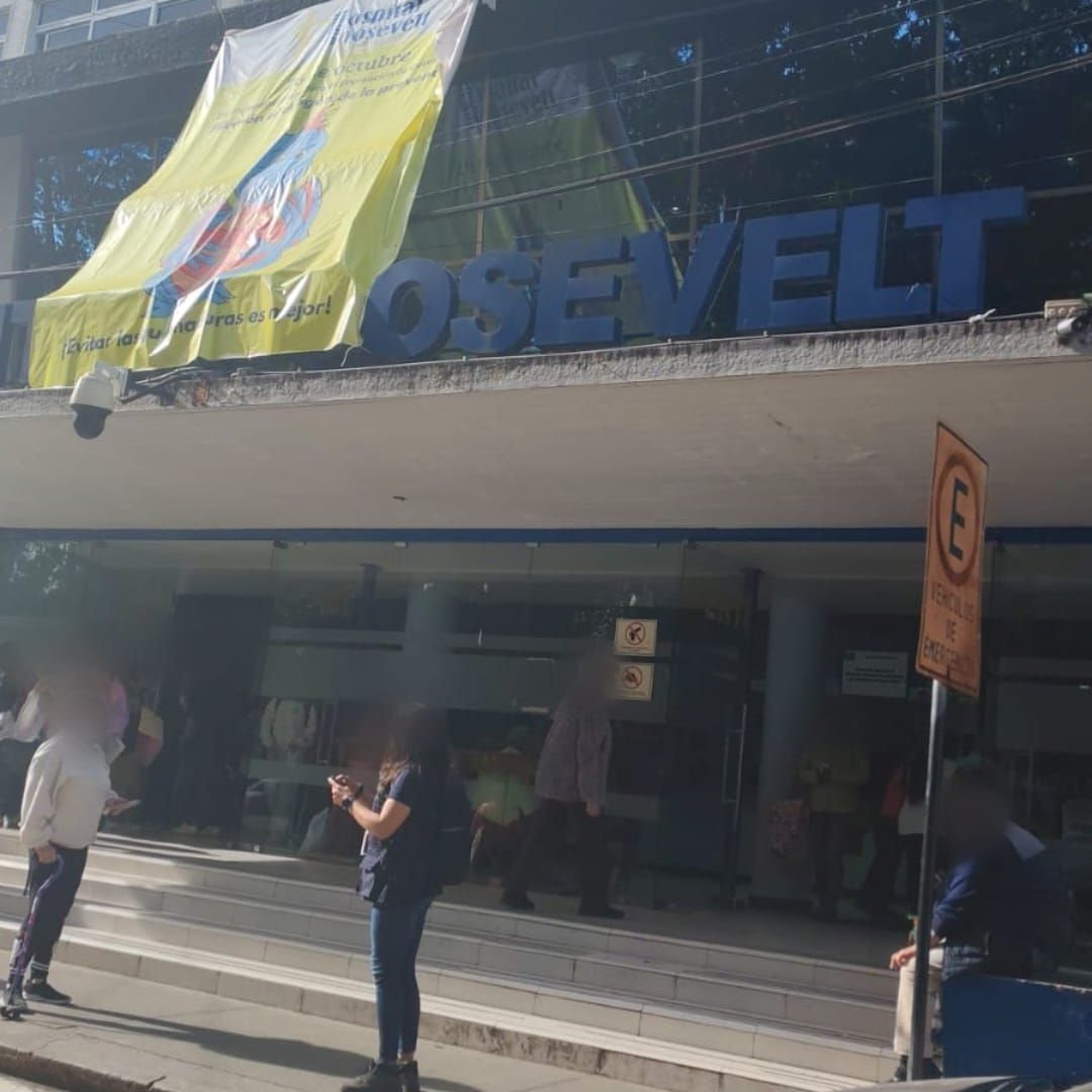 Ahora van por otro ministerio, por medio de los hospitales, que show tan predecible hacen estos payasos.