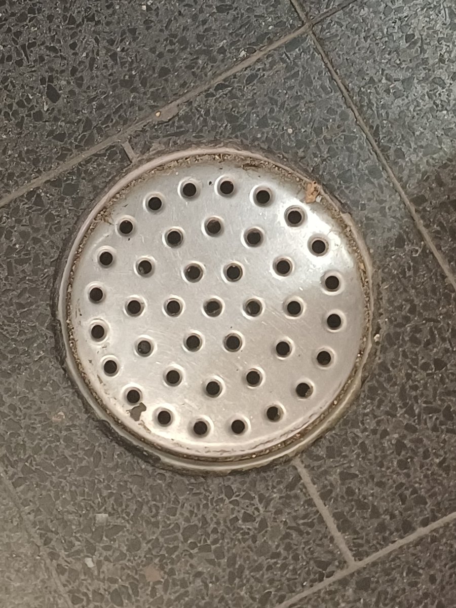 ArtoElina's tweet photo. Kävin upouuudella hienolla Huili-asemalla.
Siisteys kuvissa, ruuan taso kuvassa. Tähänkö on tultu??
#viimeinen #kerta https://t.co/Vkl0PwZopd