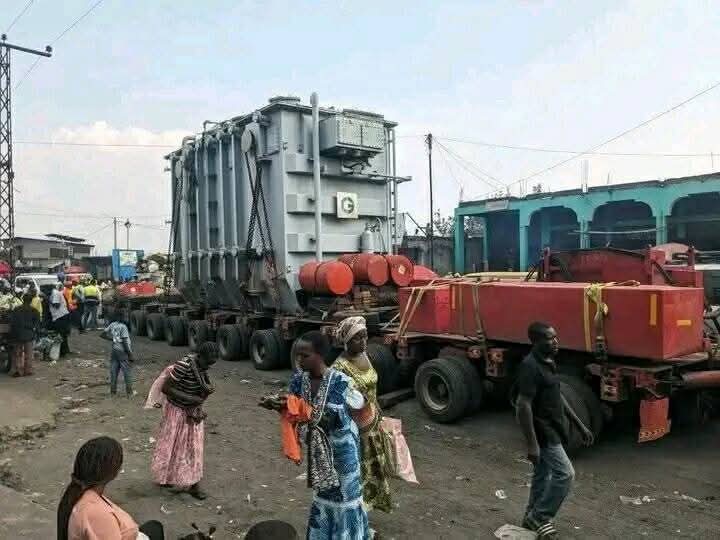Soon, Kinshasa will come to learn how AFC/M23 managed to electrify all the areas under its control in such a short time, something they never achieve in 65 years of independence.
A new electrical transformer now has the capacity to power the entire region.
Darkness in the