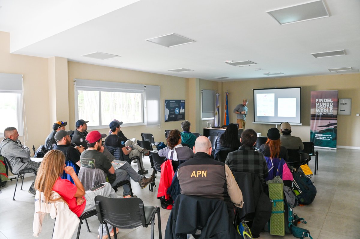 InFueTur's tweet image. @InFueTur brindó un "Taller de Hipotermia en Zonas Agrestes"  a cargo del Dr. Andrés García Díaz donde se abordaron las técnicas de primeros auxilios utilizadas en rescates para proteger y aislar a una persona que sufre hipotermia.