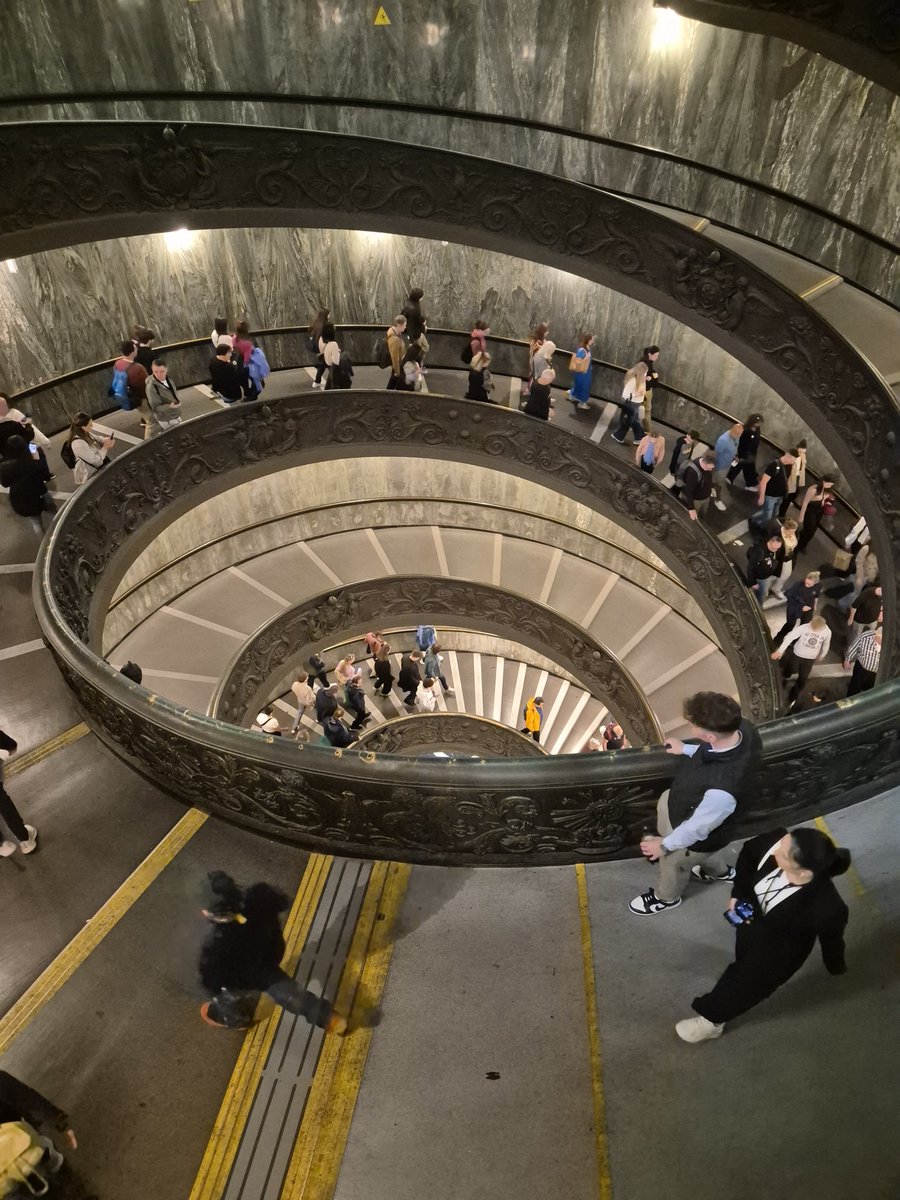 Vatikan yolu yokuştur.