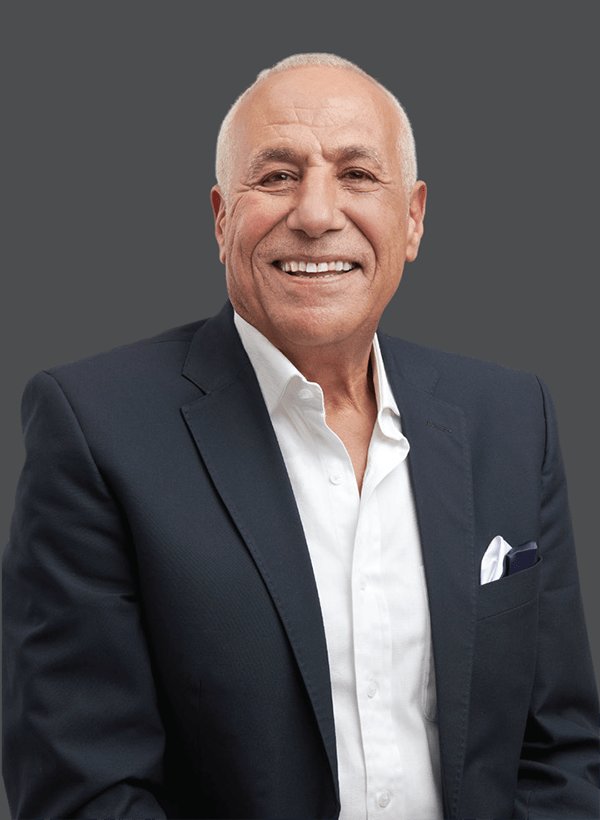 ان لم تكن قوياً على حق الزمالك فأرحل فوراً، دائما نقول الصمت لغه العظماء ولكن الصمت معك لغه الضعفاء 🏹