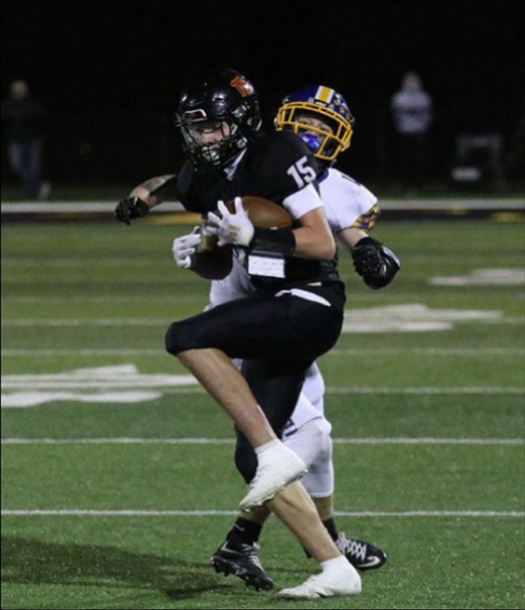Watch my highlights vs Benton hudl.com/video/3/162626…
Receptions: 7
Yards: 73
Tackles: 2
Season Highlights soon…