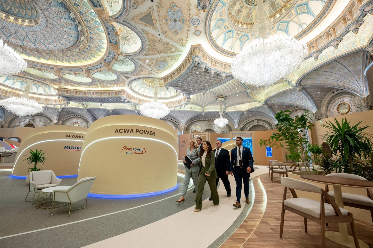 VjosaOsmaniPRKS's tweet image. It was an honor to be received in Riyadh by His Royal Highness, the Crown Prince of the Kingdom of Saudi Arabia, Mohammed bin Salman. 🇽🇰🇸🇦 

I expressed Kosovo’s longstanding gratitude to the Kingdom of Saudi Arabia for its friendship and steadfast support for the people of…