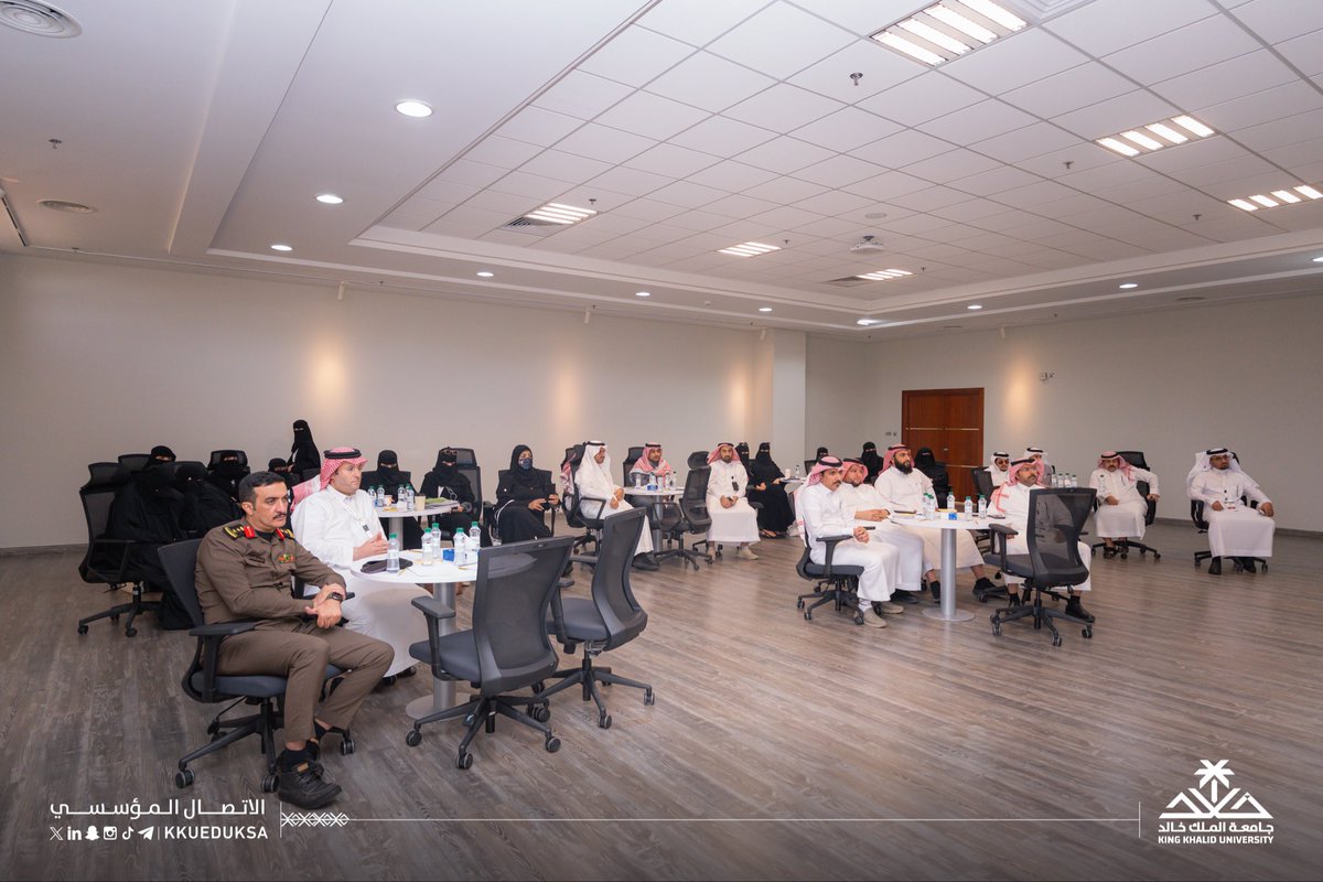 ضمن فعاليات #ملتقى_التميز_المؤسسي_في_التعليم_الجامعي بـ #جامعة_الملك_خالد عُقد عدد من الاجتماعات التنسيقية ولقاءات الطاولة المستديرة وورش العمل، نوقشت خلالها سبل تطوير الأداء المؤسسي وتعزيز التكامل بين الجامعات السعودية والقطاعات ذات العلاقة..