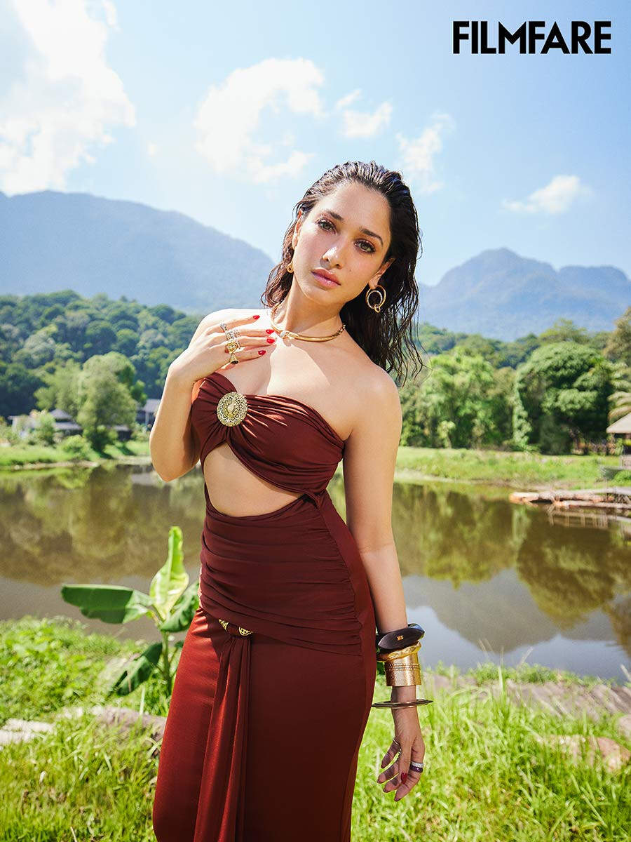 G4SEh1aXAAA-au8?format=jpg&name=medium