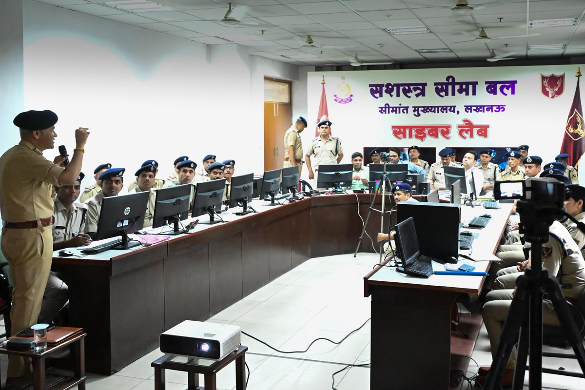 SSBFTRLUCKNOW's tweet photo. #NCSAM2025 #CyberSecurityAwareness Workshop was organised on 27.10.2025 at #FTRSSBLucknow  under the chairmanship of @ratnsanjayips, IG FTR Lucknow
Expert faculty from SBI &amp; ATS conducted the session, with field units connected online.
#CyberSafety #CyberJagrukBharat  @SSB_INDIA https://t.co/rxUAhTc9EG