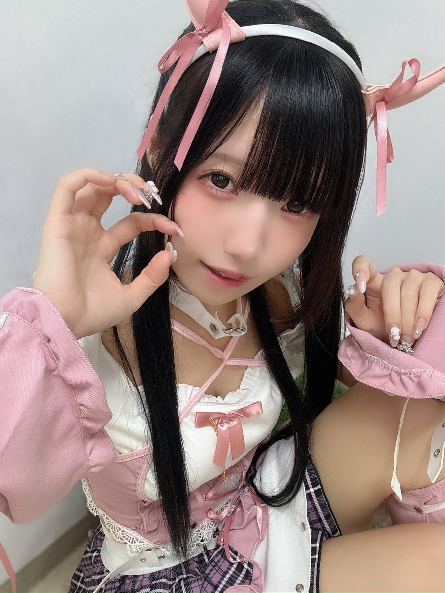 ほんじつfor-u出ます.ᐟ .ᐟ▶︎お迎えしてくれた方のためだけにおはなししたりメッセージ書いたりします☑️
ハロウィンぽいの第2弾でぴんくの悪魔着るよ👿🎀

12:00〜おはなし動画
12:30〜メッセージ付き画像(被りなし.ᐟ )
▼
foru-4u.com/creator/profil…

画像は待ち受けにいいサイズかもo̴̶̷  ̫