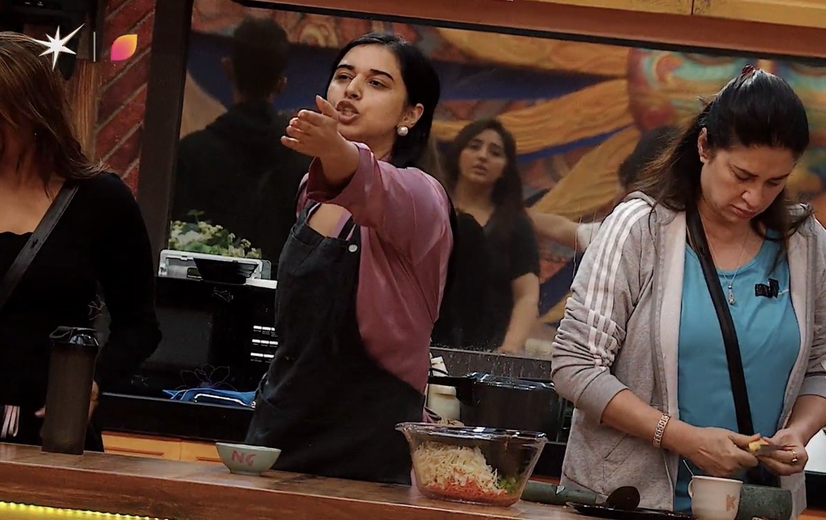 MasalaNation's tweet image. Sometimes I stay up all night wondering…
Koi is bail buddhi ka fan kaise ho sakta hai. 😭

#🐂🧠
#TanyaMittal #BiggBoss19