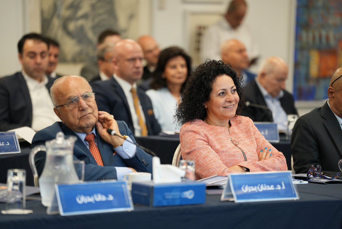 في أمسية مليئة بالتقدير والعرفان، احتفت مؤسستنا بالعالِم والمفكر والأكاديمي دولة الأستاذ الدكتور عدنان بدران.
رحلة عمرٍ من الإبداع والعطاء جمعت بين العلم والفكر والإدارة والرؤية، ترك خلالها أثرًا لا يُمحى في التعليم والبحث العلمي، وفي بناء مؤسساتٍ حملت هوية الوطن وطموح المستقبل.