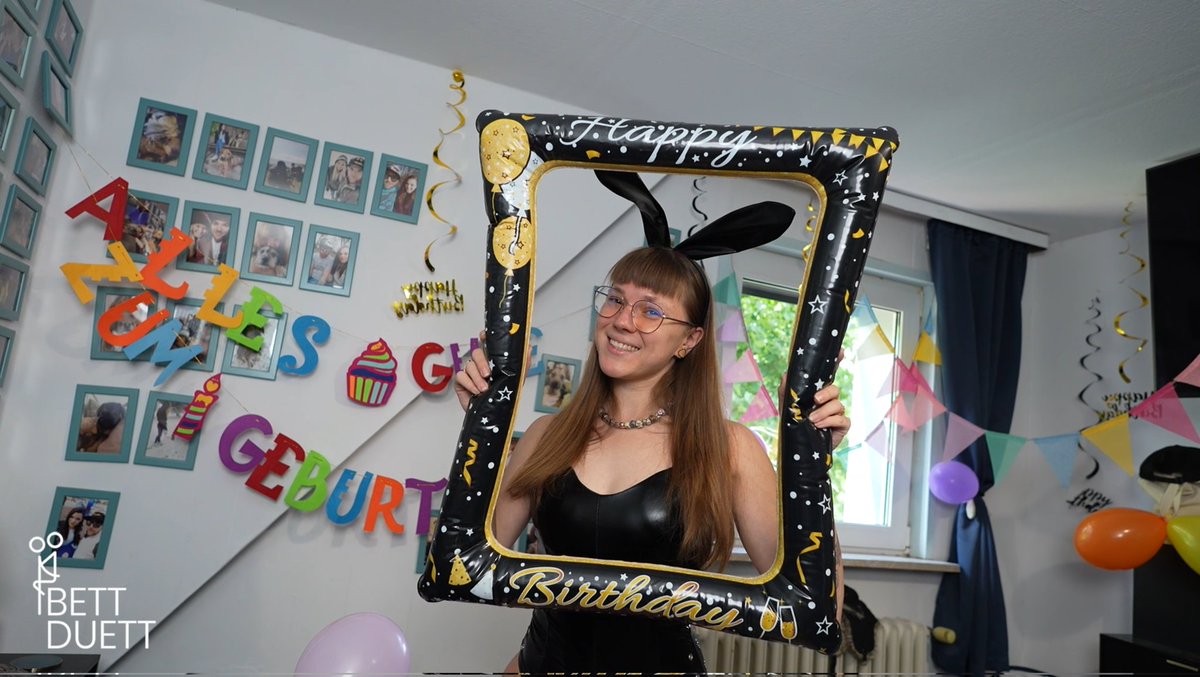 Heute ist der Geburtstag meines Freundes und ich präsentiere zum Ersten Mal einen riesigen ferngesteuerten Vibro Anal Plug im sexy Leder Bunny Kostüm. 😎⚠️ Passend dazu gibt es Analverkehr... bis zum Anal Creampie...!!

 🥳🎉🎊 HAPPY BIRTHDAY

mydirtyhobby.de/profil/7601563…