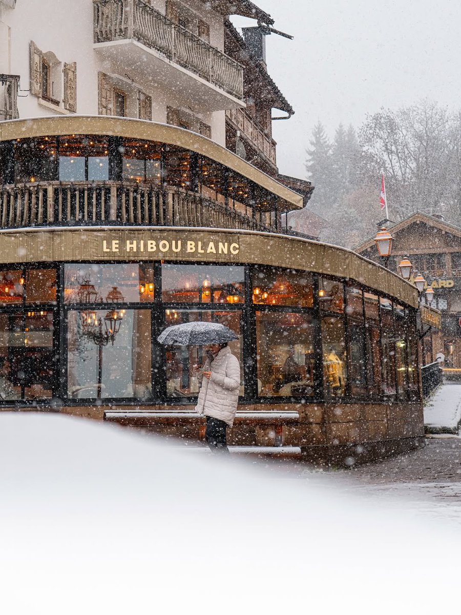 skisolutions's tweet image. Fresh flakes blanket Megève and Courchevel, turning the Alps into a winter wonderland once again.❄️

The countdown to ski season has officially begun! ⛷️✨

#skisolutions #firstsnow #Megeve #Courchevel #skiseason #skiing #ski #winteriscoming