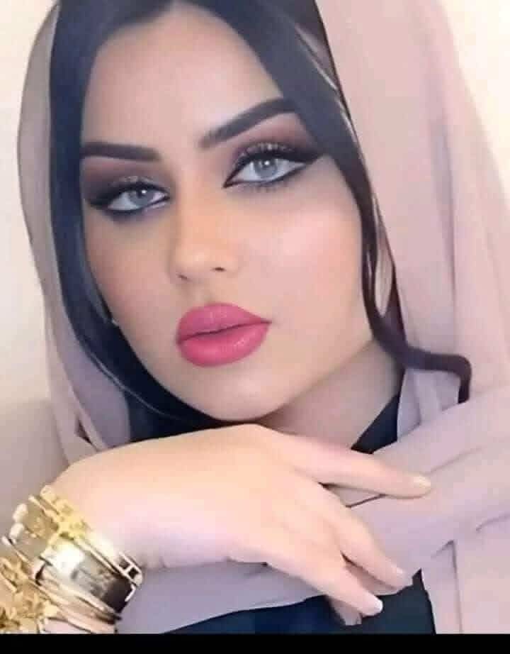 lmstq1457694's tweet image. حبيبتي❤
دعيني أراكِ كما أريد وأشتهي فأنتِ  الذي منه أهتدي
دعيني أعيش فيكِ حلماً لا ينتهي فأنتِ الأمل الذي فيه أقتدي
دعيني أضمكِ بصمت وأشتكي فأنتِ البلسم الذي أرتجي
دعيني أنفض عنكِ الحزن فأنتِ روحي وأنا لغيركِ لا أنتمي
دعيني أختبئ بأحضانكِ و أرتمي فأنتِ قلبي اللامع الذي فيه أحتمي