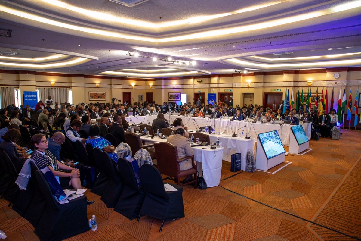 IOM_EHSA's tweet photo. Ministers from across Southern Africa, IOM, UNICEF &amp; civil society concluded #MIDSA 2025 in Victoria Falls with renewed commitment to strengthen regional migration cooperation.

Six key actions will guide safe, orderly &amp; inclusive migration, marking 25 years of collaboration. https://t.co/OmxceEYEKN