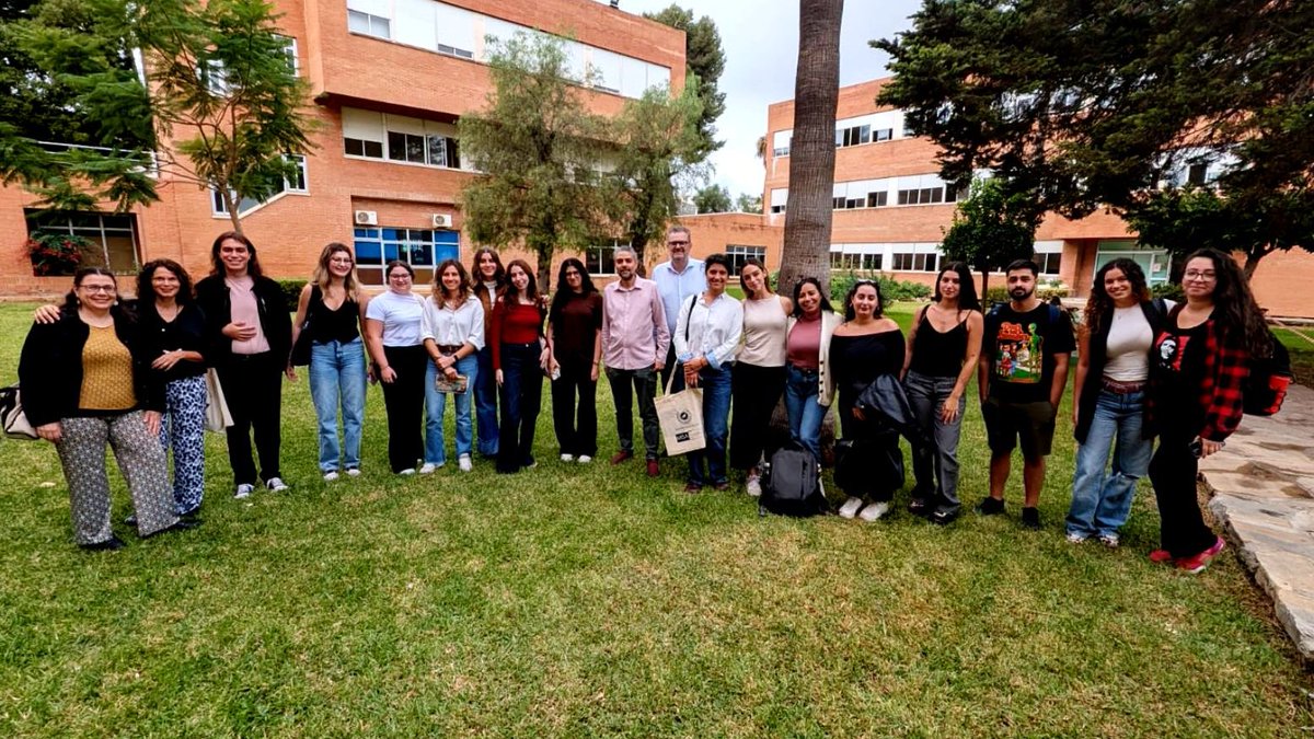 Hoy hemos tenido la Jornada de Bienvenida al alumnado de la XV edición del Máster Sociología Aplicada UMA. 
Grupo lleno de diversidad, energía e inquietudes, ¡Bienvenidos/as a esta nueva etapa! 💪🤩
#Bienvenida #MásterSociologíaAplicada #Sociología #Investigación #la15MSA