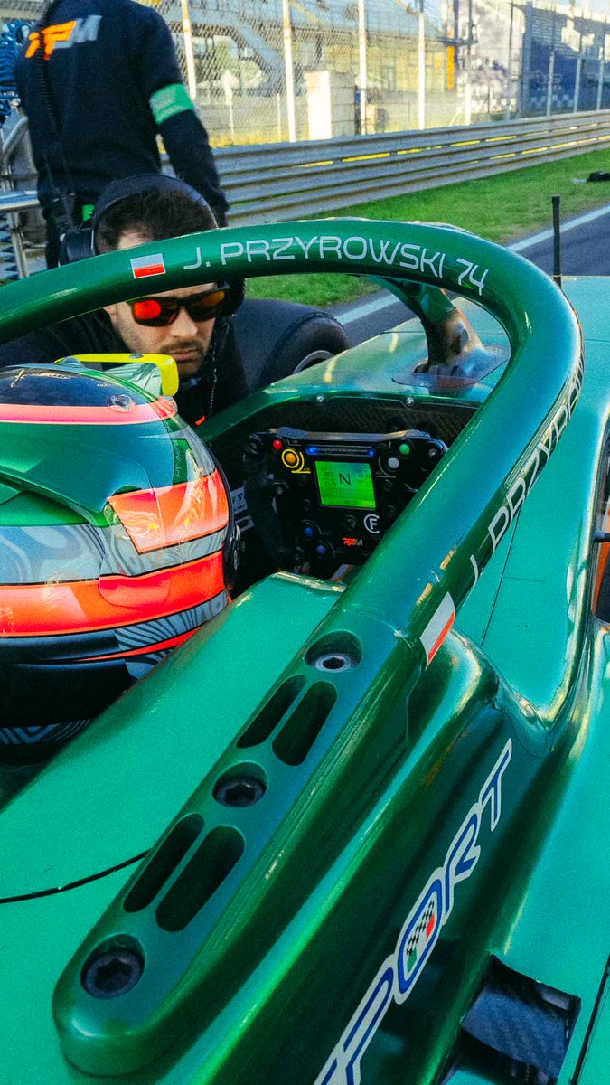 🇵🇱 Kilka ujęć ze starting gridu na Monzy 👌

🇬🇧 A few shots from the starting grid in Monza 👌

📸 Calvin Ovenstone

<a href="/TeamORLEN/">ORLEN Team</a> <a href="/OfficialPZM/">PZM</a> #F1PL #ElevenF1 #FRECA #RoadtoF1