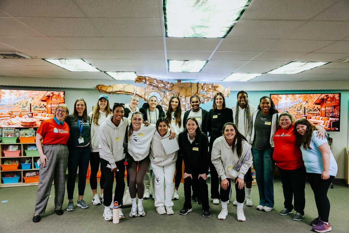 AUProSports's tweet image. our  Volleyball athletes paid a special visit to students of the Madison Metropolitan School District, as part of the &quot;Mad for Reading&quot; program. 

It was a great afternoon of fun and connection, and we&apos;re proud to see our team making a difference in the community.

#AUProVB