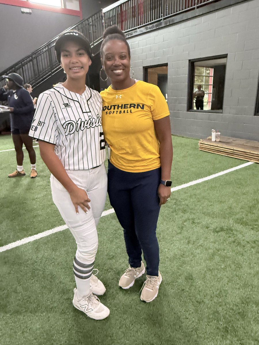 AlexisMay2029's tweet photo. Thank you Coach Brittney Williams @CoachBWilliams and @SUsoftball_ 💙💛 for pouring into me and allowing me the opportunity to learn, grow, and showcase my game at the @d1vision_sb Death Valley Invitational Camp.
#SouthernU #ThankYouCoach #SoftballLife #D1Vision #Grateful #AlexisMay 🥎✨
🔗 https://t.co/p03yBttQMF