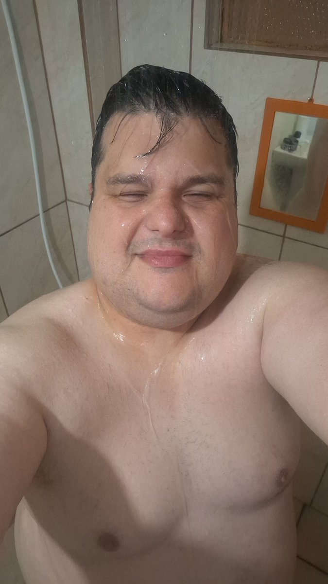 Vem tomar banho cmg?
