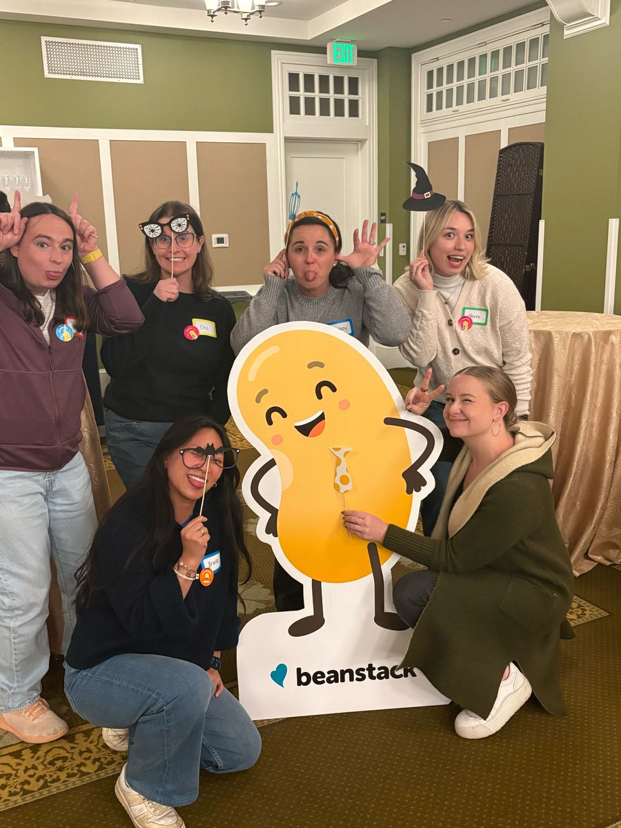 zoobeanreads's tweet image. Yesterday kicked off Day 1 of the Beanstack Retreat! 💚 Nothing beats reconnecting and collaborating in person with the best team ever. #BeanstackRetreat #TeamBeanstack