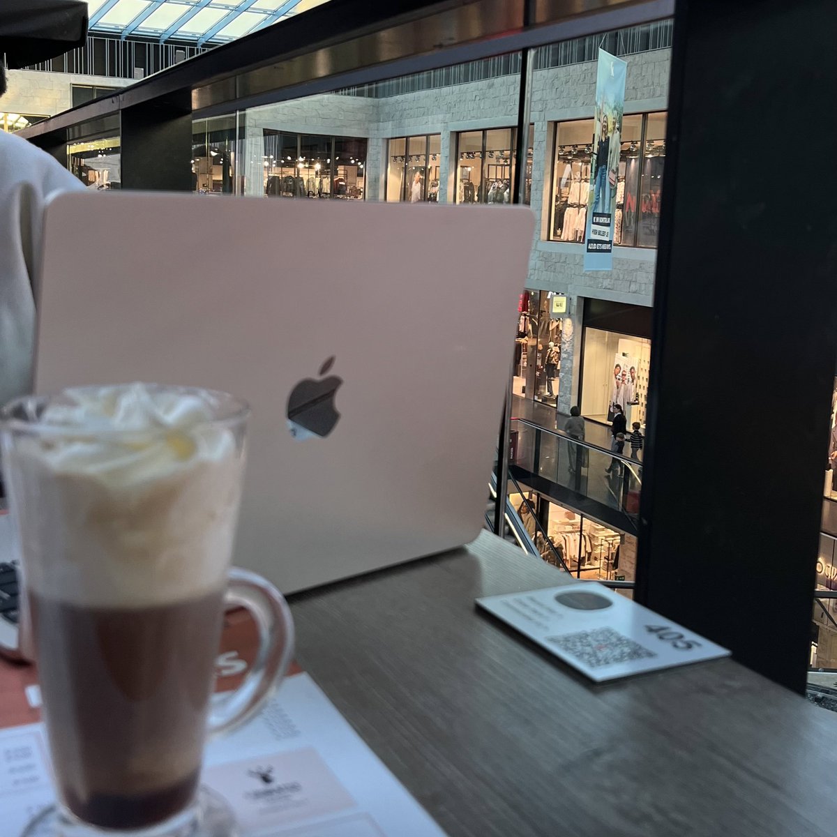 Chaimaelt's tweet image. Par contre j’en ai marre là