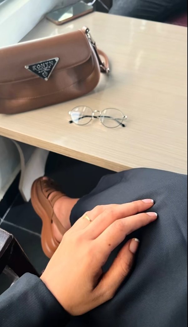 Waxaa tahay qof ilaahay u dooray inuu dunidan imaado waxaad kamid tahay dadka ilaahay karaameeyey maxaad la niyad jabi oo isku dhigi Dadaal, ilaahay u dhawaaw, sadaqo bixi, maskaxdaada ilaasho, wax baro, ummada ilaahay amaan iska sii hakaa nabad helaan waad guuleysaneysaa😊❤️