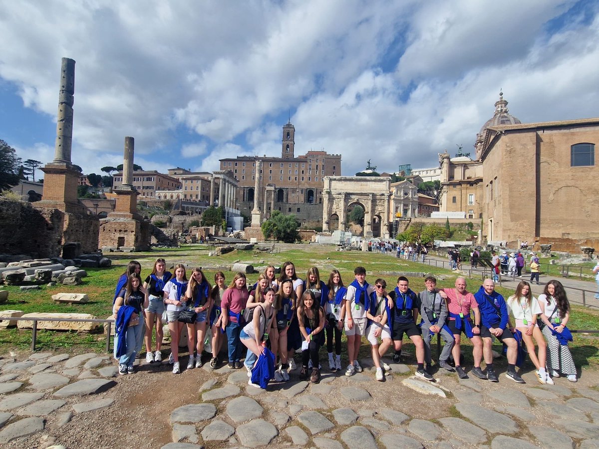 MaghullHighsch's tweet image. Our Latin trip have returned home safely from Rome. What an experience for them! A huge thank you to Miss Reeve, Mr Moran and Mr McQuade for providing this fantastic opportunity for our students. #LatinExcellence #Aspire #Achieve #Enjoy