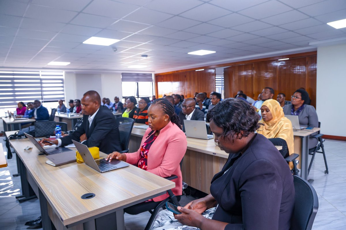 SDPI_AM's tweet photo. The meeting aimed at apprising the PS on the steps in equipping procurement and supply chain management officers from the various State Departments with the know-how in matters eGP.
#servicedelivery
#LeavingNoOneBehind
#performance
#inclusivity
#SDPIAMDelivers https://t.co/jeBhBeudRX