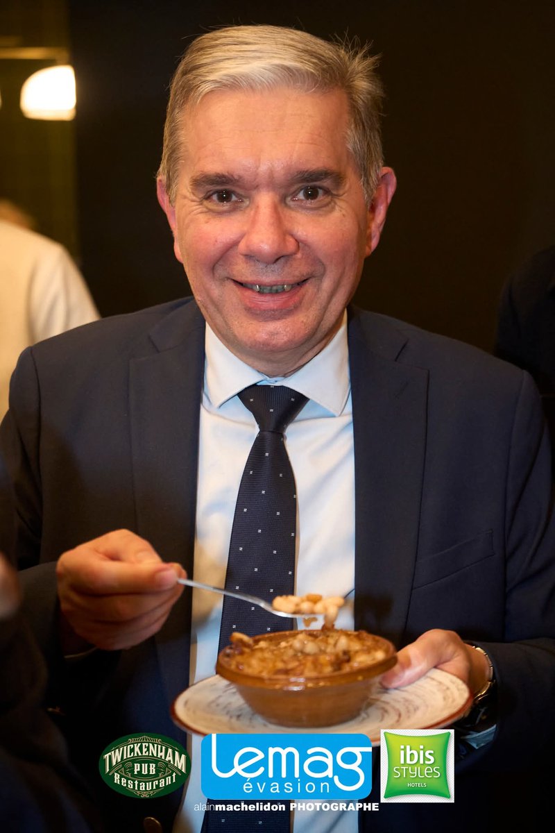 [De #Carcassonne à #Castelnaudary]
Retour sur la soirée de présentation du dernier numéro du <a href="/magevasion/">le mag évasion</a> consacré en partie au dynamisme du Lauragais. Avec en prime l'excellent Cassoulet du #TwickehamPub situé dans l'hôtel <a href="/ibisStyles_FR/">ibis Styles FR</a> !