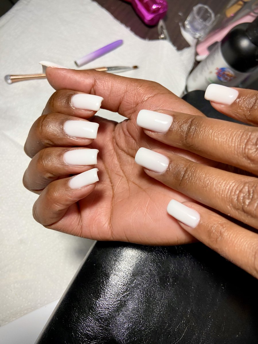 White nails are always a good idea💅