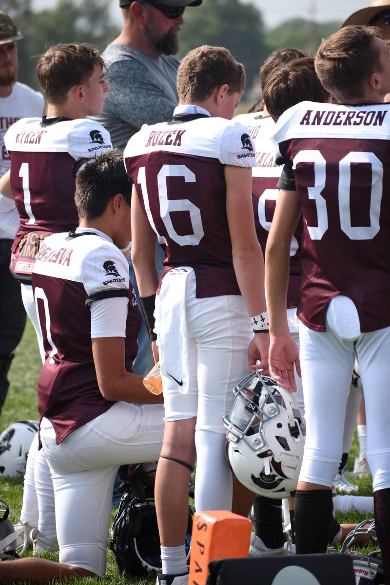 bryce_rozek16's tweet photo. New chapter. Season closed → off-season open. Reflect. Reset. Reload. Work starts NOW. 💜👊🏻⚔️ #WarriorMindset #QBGrind
@warriorqbcoach @jtnewbill0 @cooptychsen10 @MasayesvaAidan @gray_zande60268 @BlitzMcCartyQB https://t.co/Qzi937I6s7