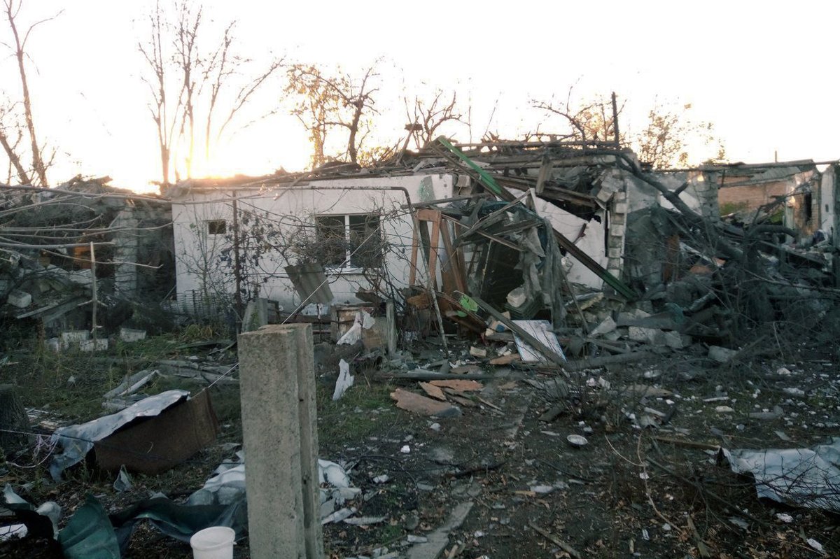 UKRAINE, DOBROPILLIA. CIBLE DE L’ATTAQUE — LES CIVILS

Imaginez ce que ces photos signifient pour ceux qui vivaient dans cette rue.
Pour ceux qui reconnaissent leur maison, leur foyer.
Voyez ce que la guerre fait à la vie des gens ordinaires.
L’une des principales missions des