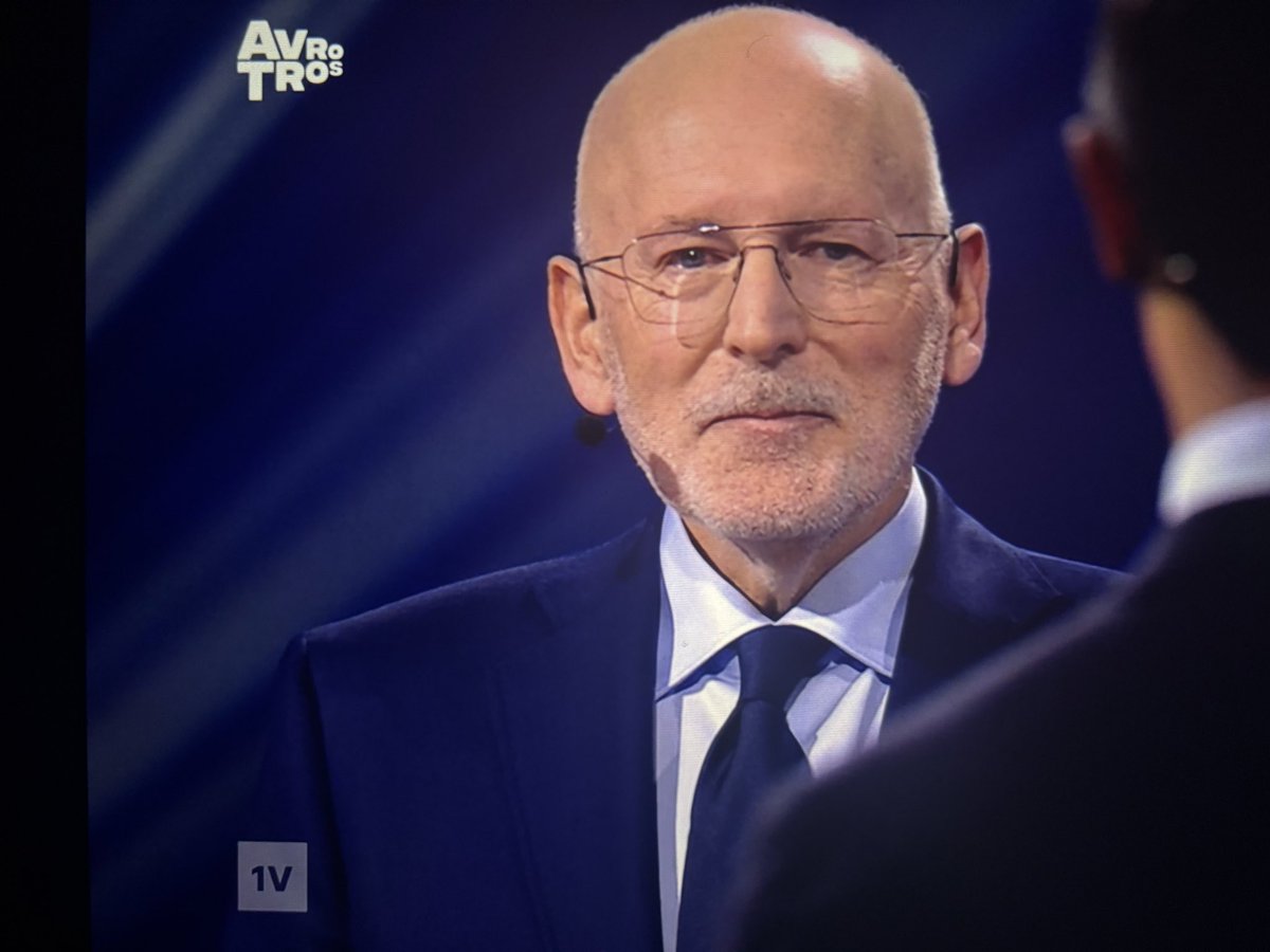 Tom van der Lee (@tomvanderlee) on Twitter photo "De rol van Nederland in Europa is de afgelopen jaren echt achterop geraakt. Dat is zonde.
We moeten weer nauwer samenwerken met onze Europese partners, zeker op defensiegebied. Europa zal in de toekomst zelf zijn boontjes moeten doppen."
Zegt <a href="/F__Timmermans/">Frans Timmermans</a> #EenVandaag #Debat "De rol van Nederland in Europa is de afgelopen jaren echt achterop geraakt. Dat is zonde.
We moeten weer nauwer samenwerken met onze Europese partners, zeker op defensiegebied. Europa zal in de toekomst zelf zijn boontjes moeten doppen."
Zegt <a href="/F__Timmermans/">Frans Timmermans</a> #EenVandaag #Debat