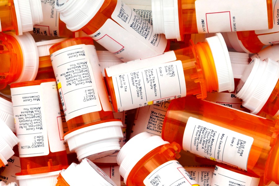 CSHP_Official's tweet image. .@US_FDA Warns with Concerns with Unapproved GLP-1 Drugs Used for Weight Loss

The U.S. FDA released a warning regarding the risks of using unapproved versions of GLP-1 drugs, including semaglutide and tirzepatide, as an option for weight loss.

More: bit.ly/4oCrY3p