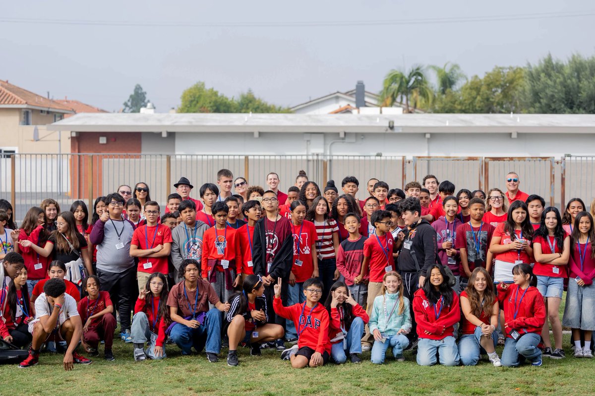 tetzlaff12351's tweet image. Red Ribbon! #ABCUSD