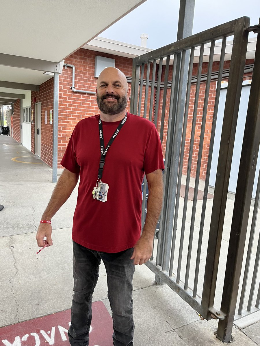 tetzlaff12351's tweet image. Trojans sport red to support Red Ribbon! #ABCUSD