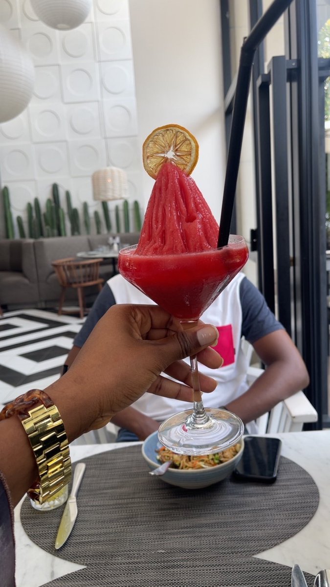 yabaleftonline's tweet image. How to soft launch your man: