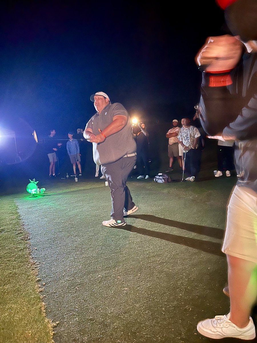 EmersonLotzia's tweet image. He was such an exceptional dude. Our whole DraftKings team fell in love with Beef after hanging with him just three weeks ago at Pinehurst. He was down to do any content ideas we threw his way. What a genuinely kind soul. Rest easy, king.