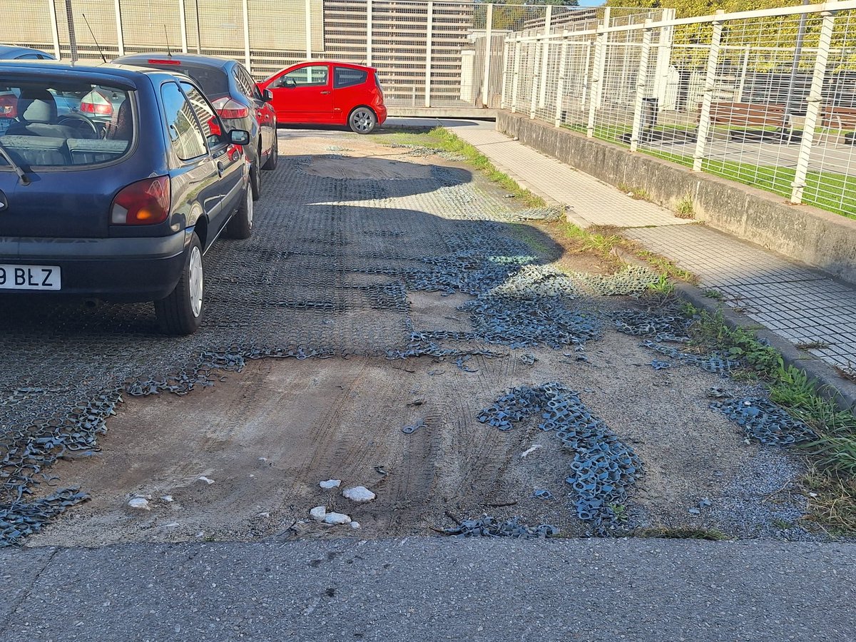 👷🏻‍♀️ 𝐂𝐡𝐚𝐩𝐮𝐳𝐚𝐬 𝐞𝐧 𝐥𝐚𝐬 𝐨𝐛𝐫𝐚𝐬

Instamos al gobierno local a que las obras en el municipio se lleven a cabo EN UNA SOLA FASE, como las que se llevan a cabo en la avenida Schultz. 

 📌El concejal Gil Villoria tiene que cambiar su método de trabajo.

🅿️Por otro lado,